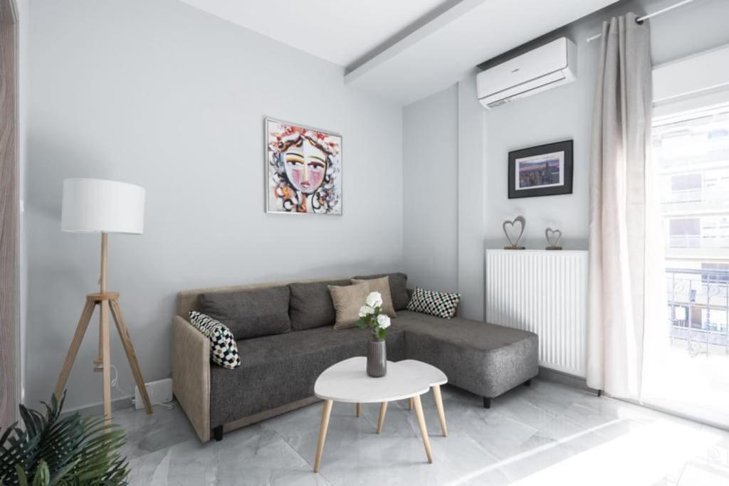 Soleggiato Minimal Apartment Солун Екстериор снимка