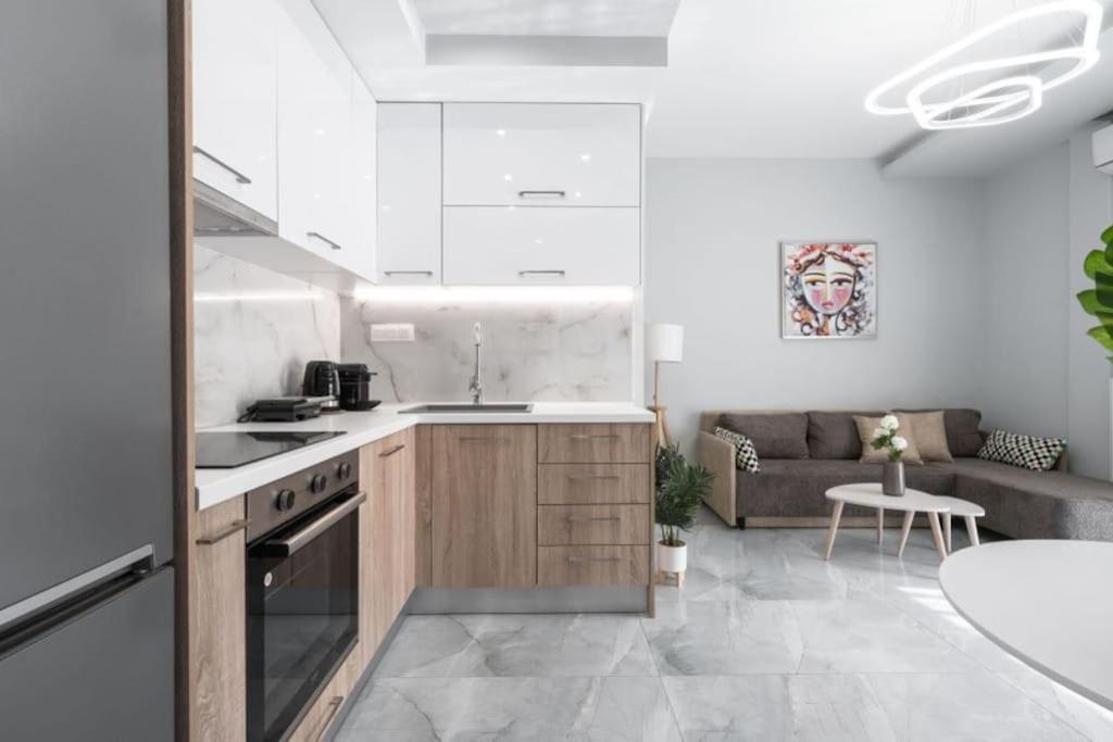 Soleggiato Minimal Apartment Солун Екстериор снимка